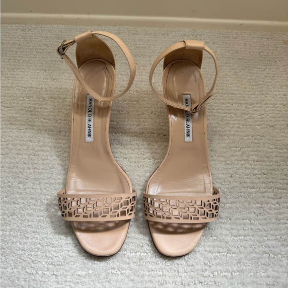 Manolo Blahnik Maurilla Tan Leather Ankle Strap Sandals - 8.5 - Picture 3 of 10
